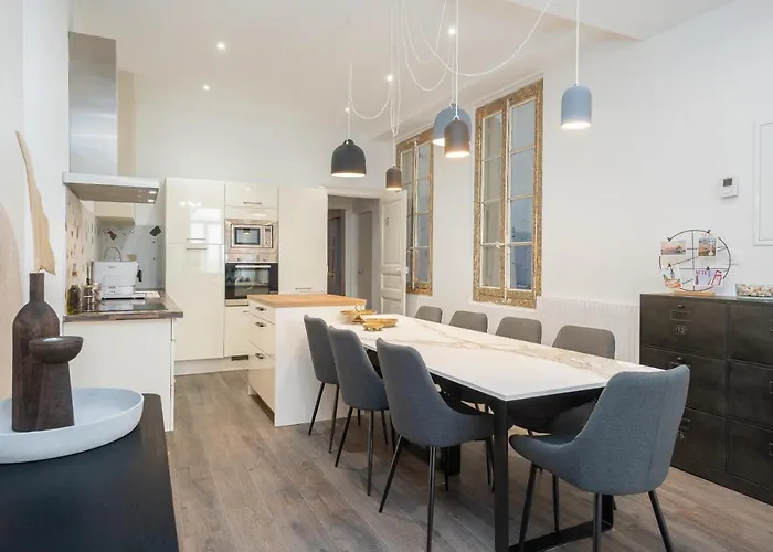 Apartment Haussmannien A *