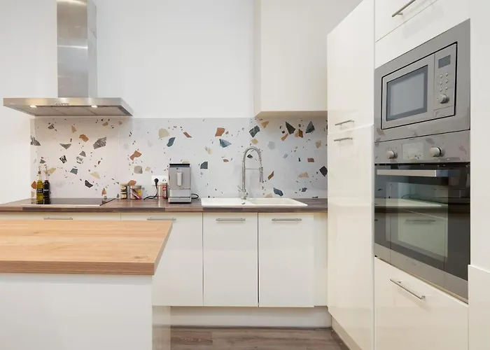 Apartment Haussmannien A *