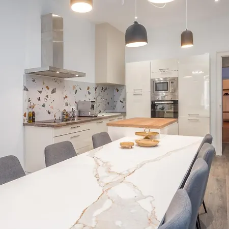 Haussmannien A * سُت