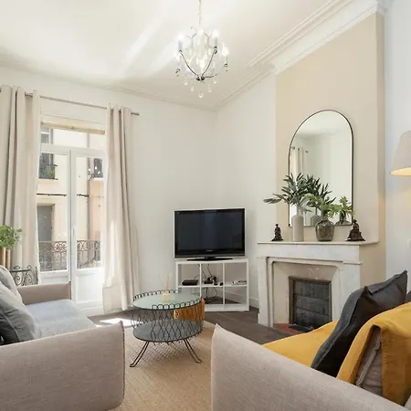 Haussmannien A * سُت