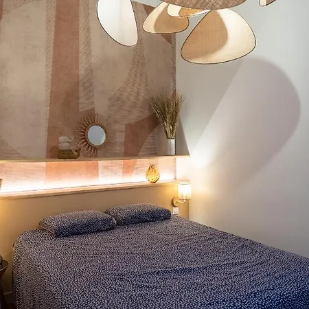 Haussmannien A Apartment *